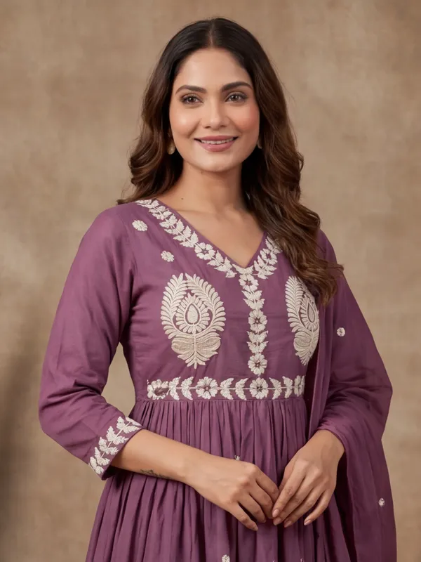 New_Embroidered_Work_Pure_Viscose_Chanderi_Kurta_Set