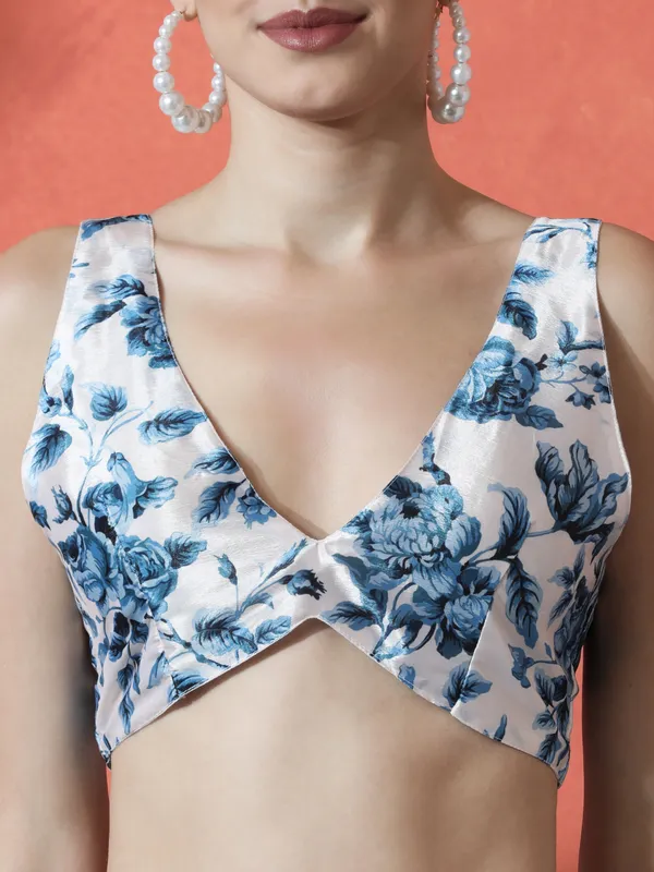 Pre-Draped_Ready_to_Wear_Chinnon_Fabric_Digital_Printed_Saree_With_Unstiched_Blouse