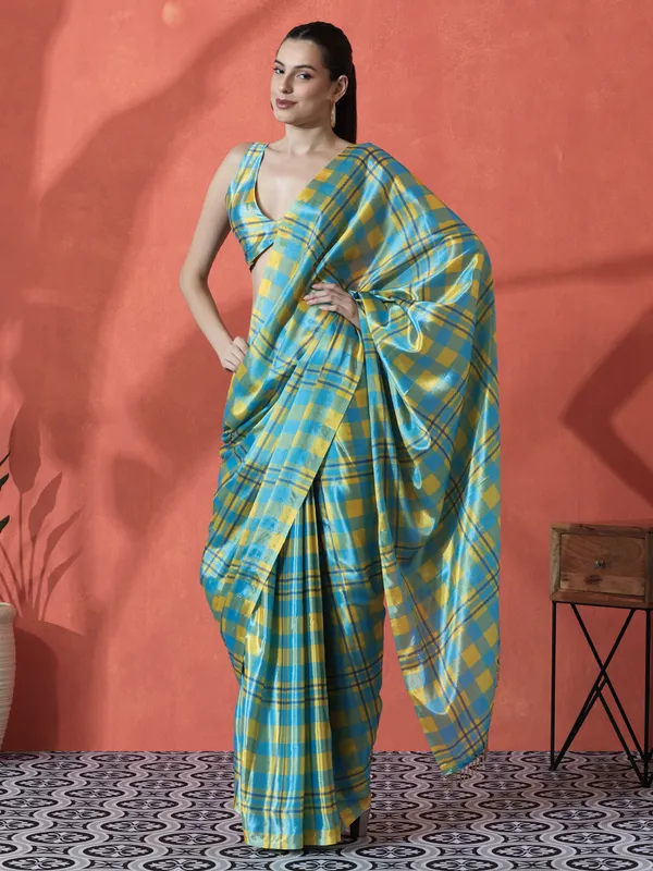 Pre-Draped_Ready_to_Wear_Chinnon_Fabric_Digital_Printed_Saree_With_Unstiched_Blouse