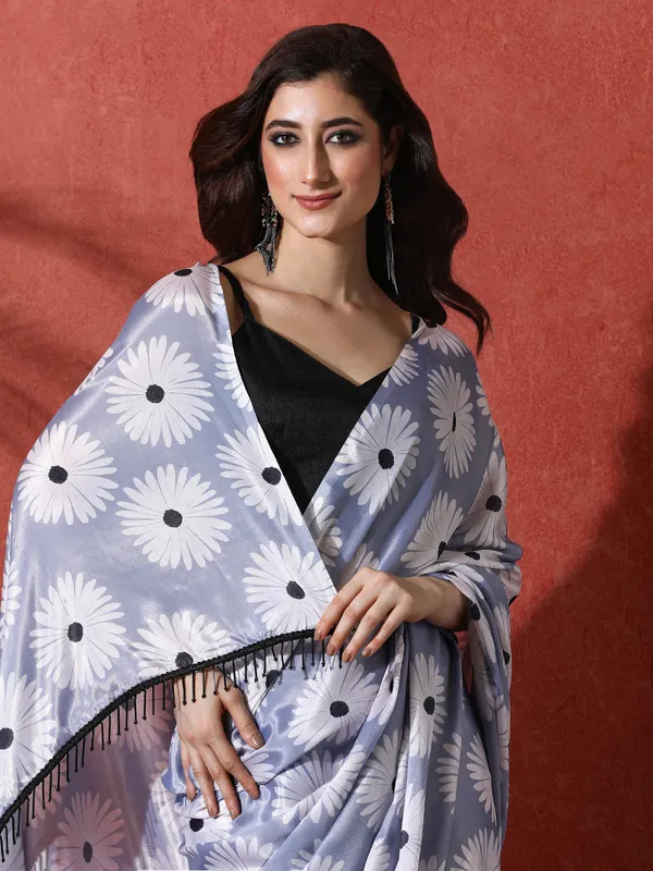 Pre-Draped_Ready_to_Wear_Chinnon_Fabric_Digital_Printed_Saree_With_Unstiched_Blouse