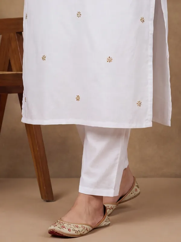 New_Embroidered_Work_Pure_Viscose_Kurta_Set