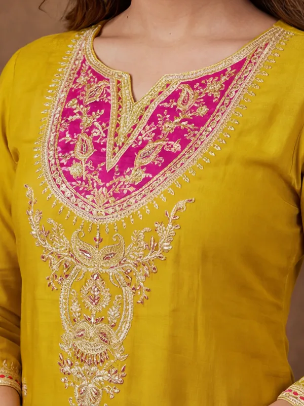New_Embroidered_Work_Pure_Viscose_Kurta_Set