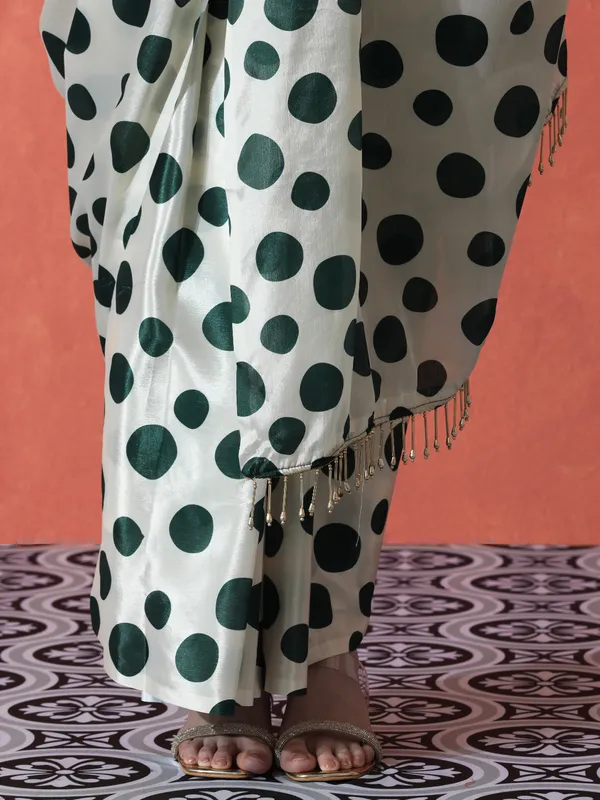 Pre-Draped_Ready_to_Wear_Chinnon_Fabric_Digital_Printed_Saree_With_Unstiched_Blouse