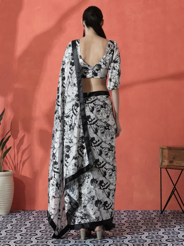 Pre-Draped_Ready_to_Wear_Chinnon_Fabric_Digital_Printed_Saree_With_Unstiched_Blouse