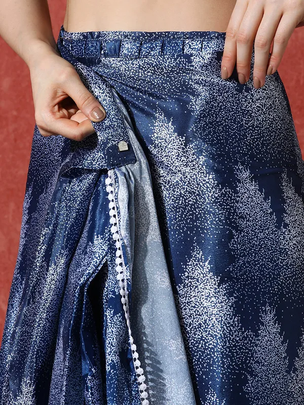 Pre-Draped_Ready_to_Wear_Chinnon_Fabric_Digital_Printed_Saree_With_Unstiched_Blouse