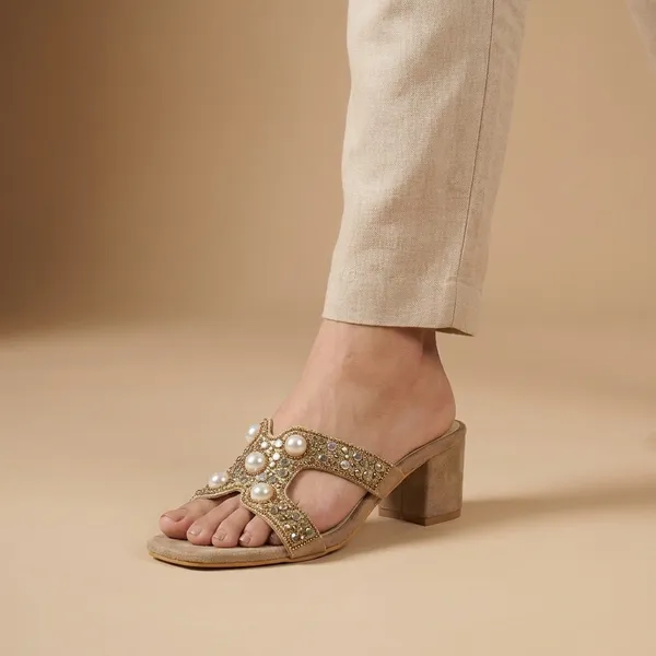 Elegant_Pearl_Embellished_Block_Heeled_Sandals_For_Women