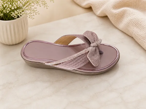 Trendy_women's_pink_chappal_flat_