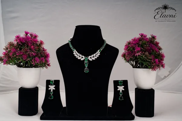 Silver_And_Green_Alloy_Statement_Necklace_Set_For_Women
