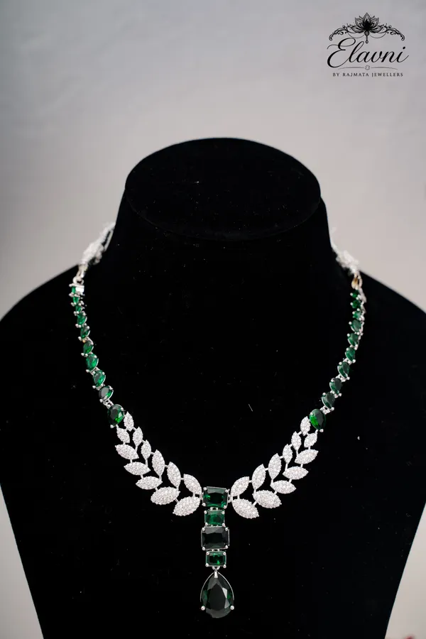 Silver_And_Green_Alloy_Statement_Necklace_Set_For_Women