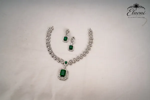 Silver_Alloy_Emerald_Pendant_Necklace_Set_For_Women