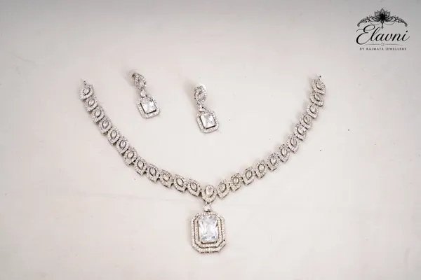 Silver_Alloy_Classic_Necklace_Set_For_Women