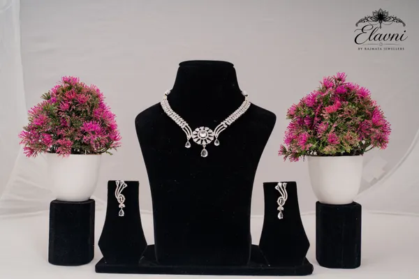 Silver_Alloy_Crystal_Necklace_Set_For_Women