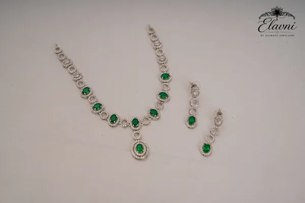 Silver_And_Green_Alloy_Infinity_Necklace_Set_For_Women