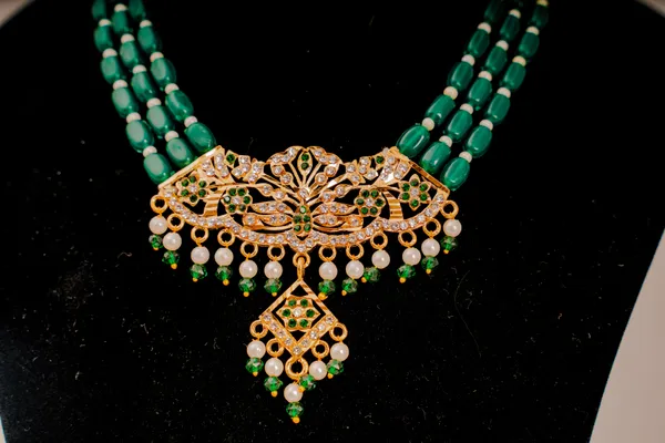 Green_And_Golden_Alloy_Traditional_Necklace_Set_For_Women