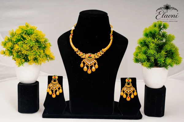 Golden_Alloy_Traditional_Necklace_Set_For_Women