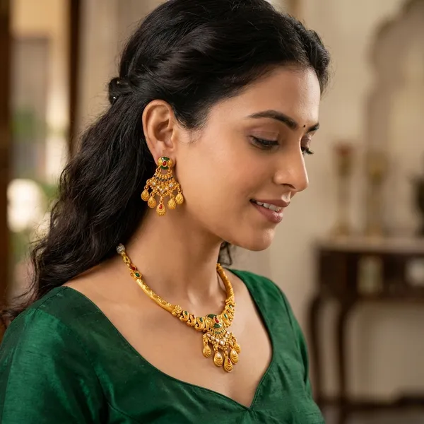 Golden_Alloy_Traditional_Necklace_Set_For_Women