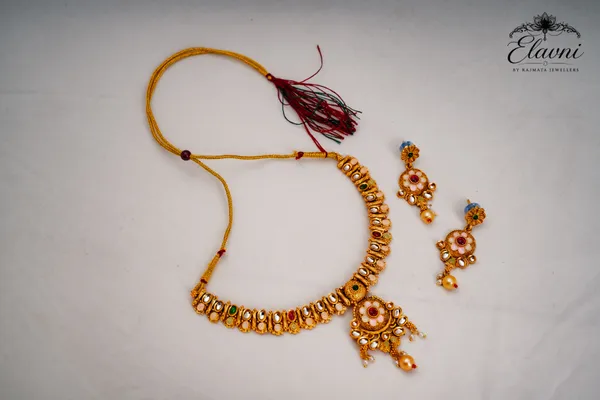 Golden_Alloy_Kundan_Choker_Set_For_Women
