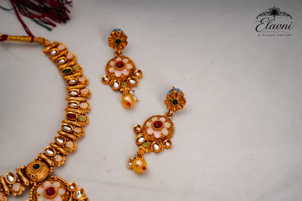 Golden_Alloy_Kundan_Choker_Set_For_Women