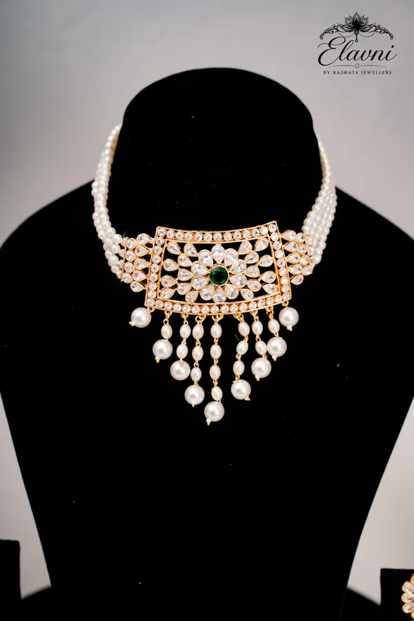 Golden_Alloy_Emerald_Pearl_Choker_Set_For_Women