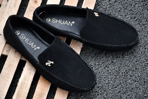 Black_Synthetic_Leather_Loafers_Loafers_For_Men