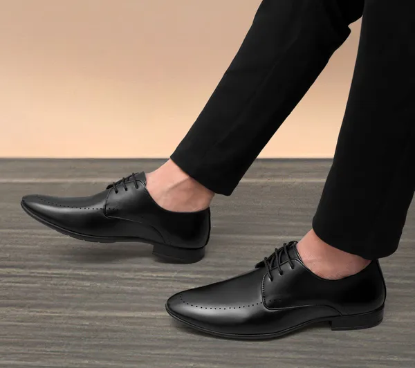 Black_Synthetic_Leather_Derby_Shoes_For_Men
