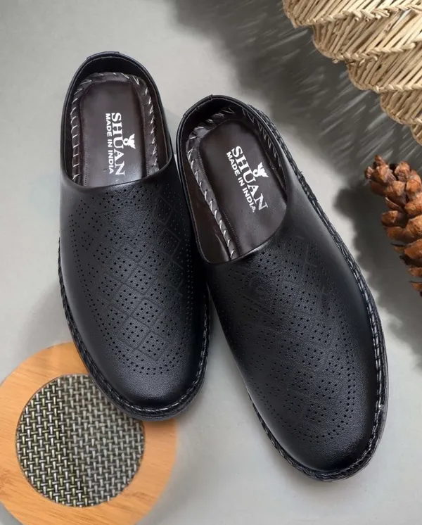 Black_Synthetic_Leather_Mocassin_Shoes_For_Men
