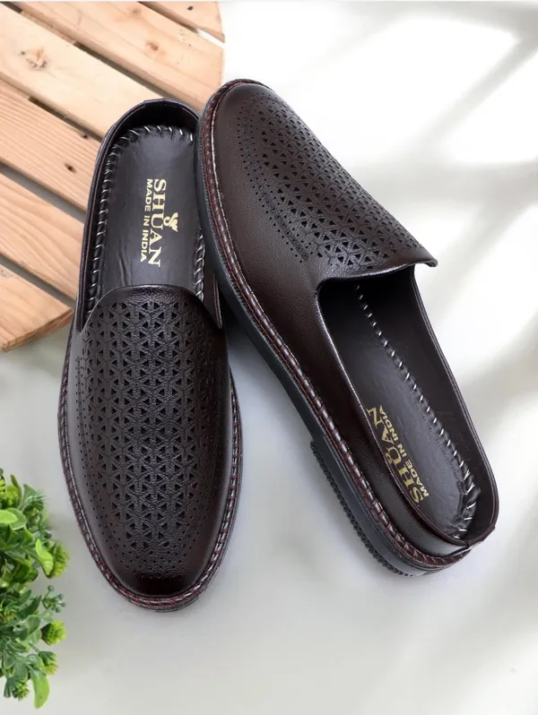 Brown_Synthetic_Leather_Casuals_Shoes_For_Men