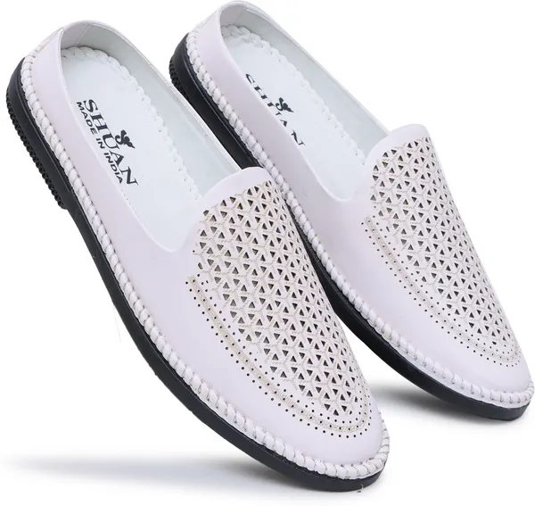 White_Synthetic_Leather_Casuals_Shoes_For_Men