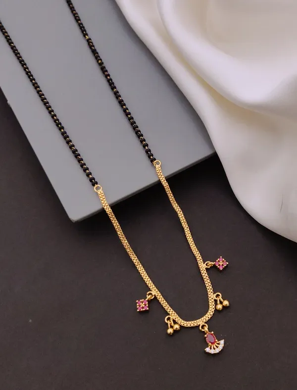Black_And_Gold_Mangalsutra_Necklace_With_Pink_Stone_Pendant