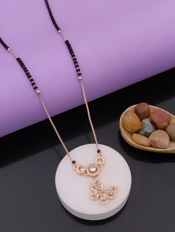 Sparkling_Butterfly_Pendant_Necklace_With_Crystal_Accents