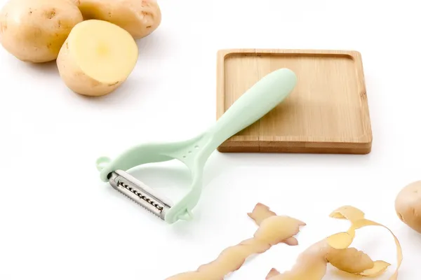 Y-Shaped_Vegetable_Peeler_With_Ergonomic_Handle