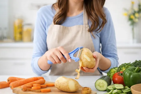 Y-Shaped_Vegetable_Peeler_With_Ergonomic_Handle