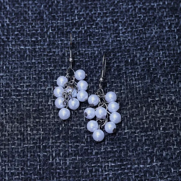 Silver_Classic_Stylish_Pearl_Dropping_Hook_Earrings_For_Women