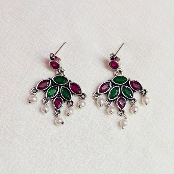 Red_And_Green_Traditional_Classic_Stylish_Oxidized_Kundan_Stud_Earrings_For_Women