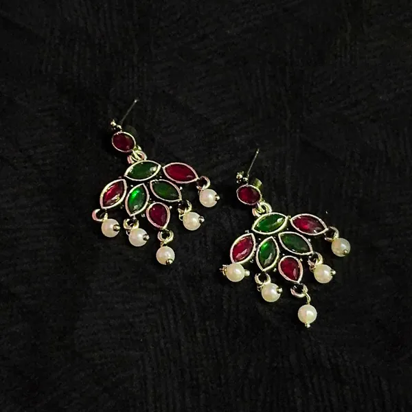 Red_And_Green_Traditional_Classic_Stylish_Oxidized_Kundan_Stud_Earrings_For_Women