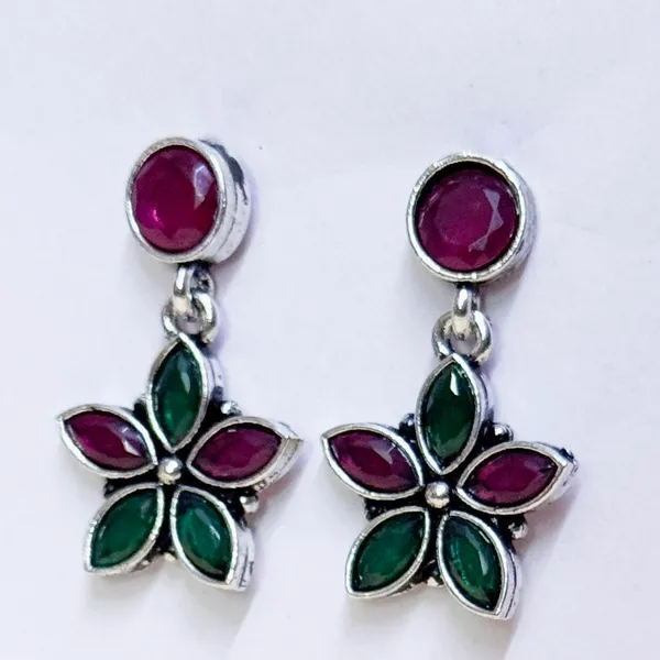 Red_And_Green_Traditional_Classic_Stylish_Oxidized_Kundan_Stone_Dropping_Stud_Earrings_For_Women