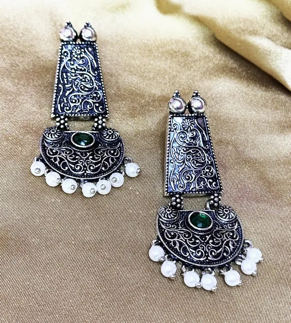 Green_And_Black_Traditional_Classic_Stylish_Oxidized_Kundan_Stone_Dropping_Stud_Earrings_For_Women
