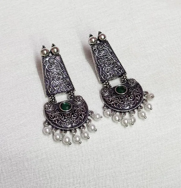 Green_And_Black_Traditional_Classic_Stylish_Oxidized_Kundan_Stone_Dropping_Stud_Earrings_For_Women