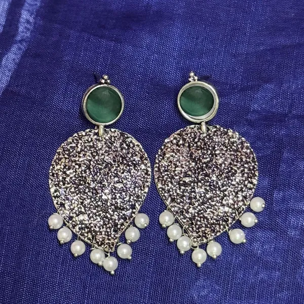 Black_Traditional_Classic_Stylish_Oxidized_Kundan_Stud_Earrings_For_Women