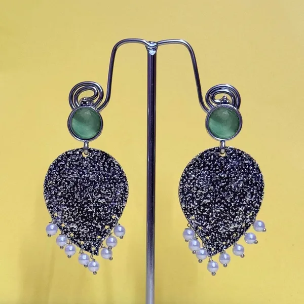 Black_Traditional_Classic_Stylish_Oxidized_Kundan_Stud_Earrings_For_Women