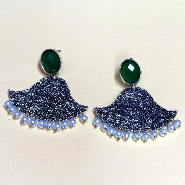 Black_Traditional_Classic_Stylish_Oxidized_Kundan_Stud_Earrings_For_Women