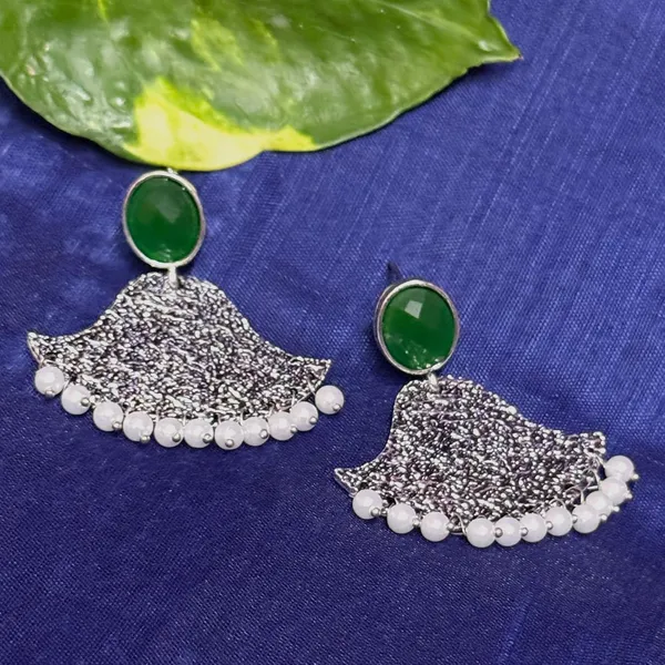 Black_Traditional_Classic_Stylish_Oxidized_Kundan_Stud_Earrings_For_Women