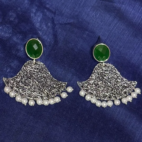 Black_Traditional_Classic_Stylish_Oxidized_Kundan_Stud_Earrings_For_Women