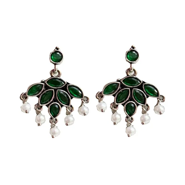 Green_And_White_Traditional_Classic_Stylish_Oxidized_Kundan_Stud_Earrings_For_Women