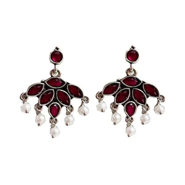 Red_And_White_Traditional_Classic_Stylish_Oxidized_Kundan_Stud_Earrings_For_Women