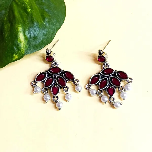 Red_And_White_Traditional_Classic_Stylish_Oxidized_Kundan_Stud_Earrings_For_Women