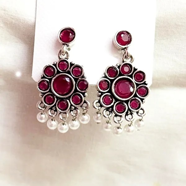 Red_And_Silver_Traditional_Classic_Stylish_Oxidized_Kundan_Stud_Earrings_For_Women