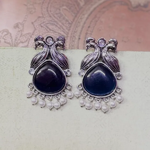 Dark_Blue_And_Silver_Traditional_Classic_Stylish_Oxidized_Kundan_Stud_Earrings_For_Women