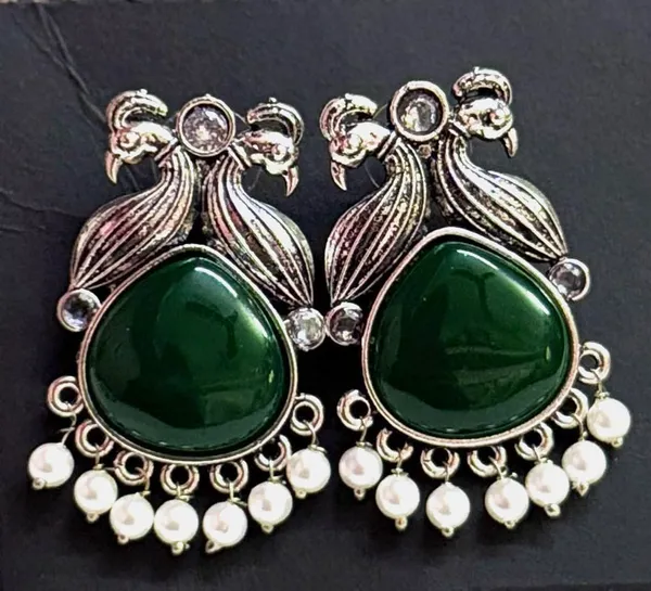 Green_And_Silver_Traditional_Classic_Stylish_Oxidized_Kundan_Stud_Earrings_For_Women