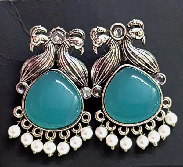 Light_Blue_And_Silver_Traditional_Classic_Stylish_Oxidized_Kundan_Stud_Earrings_For_Women
